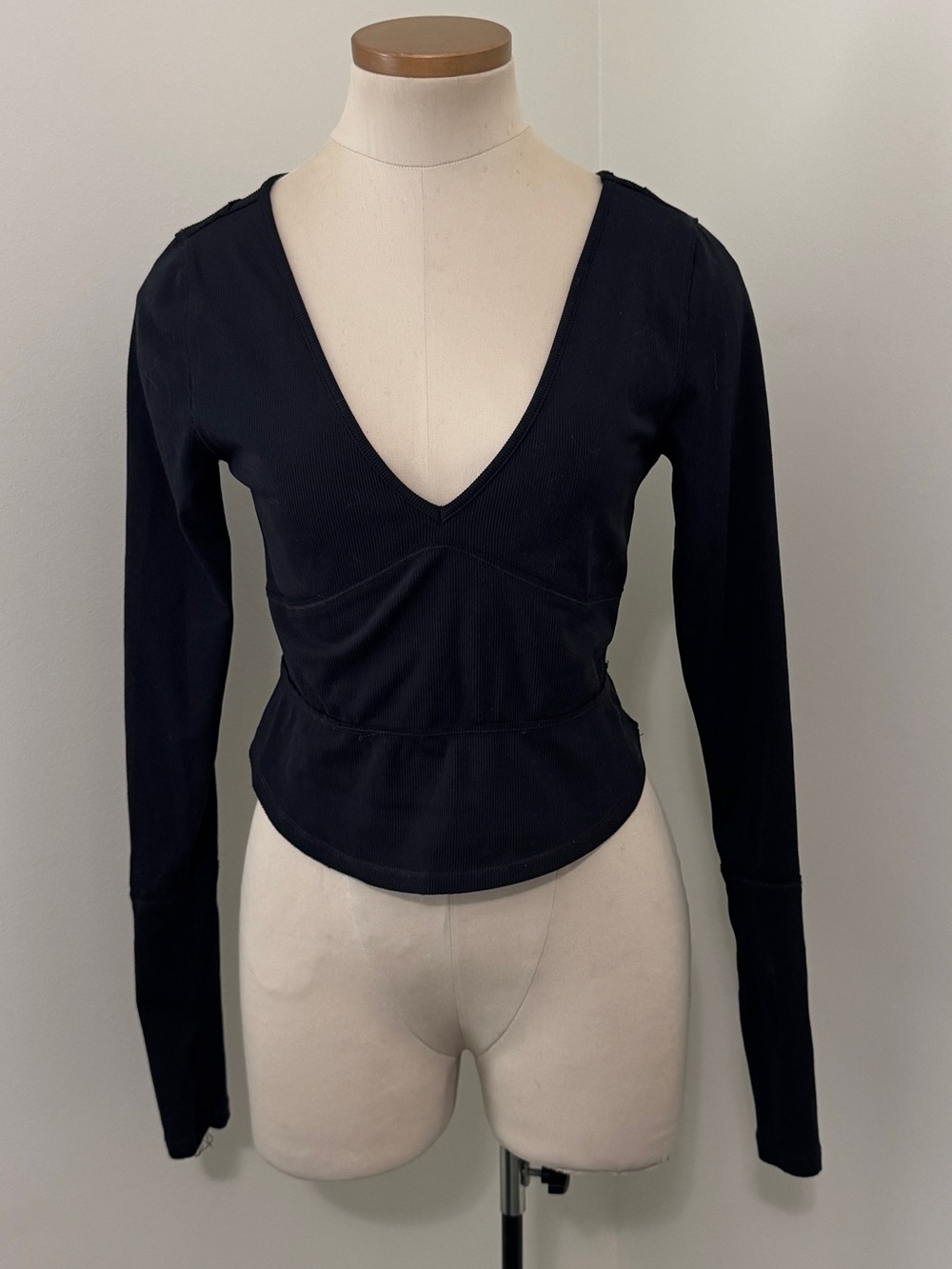 Free People Movement‎ Medium Black Bow Down Long Sleeve Yoga Top ~ V-Neck Sheer